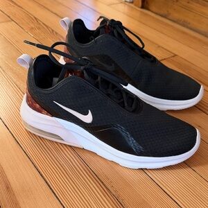 Nike air max motion 2 sneaker